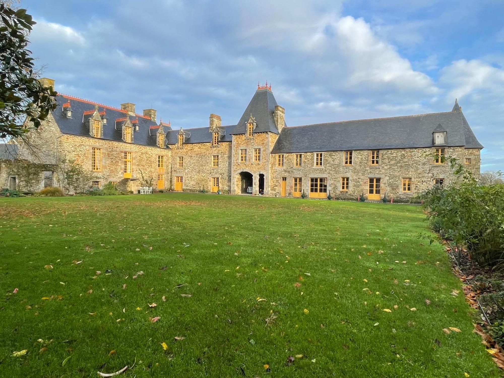 מלון Domaine Du Manoir De Vains מראה חיצוני תמונה