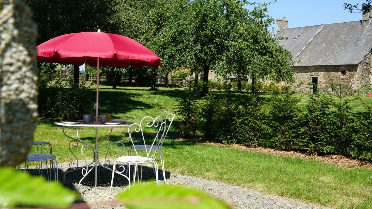 מלון Domaine Du Manoir De Vains מראה חיצוני תמונה